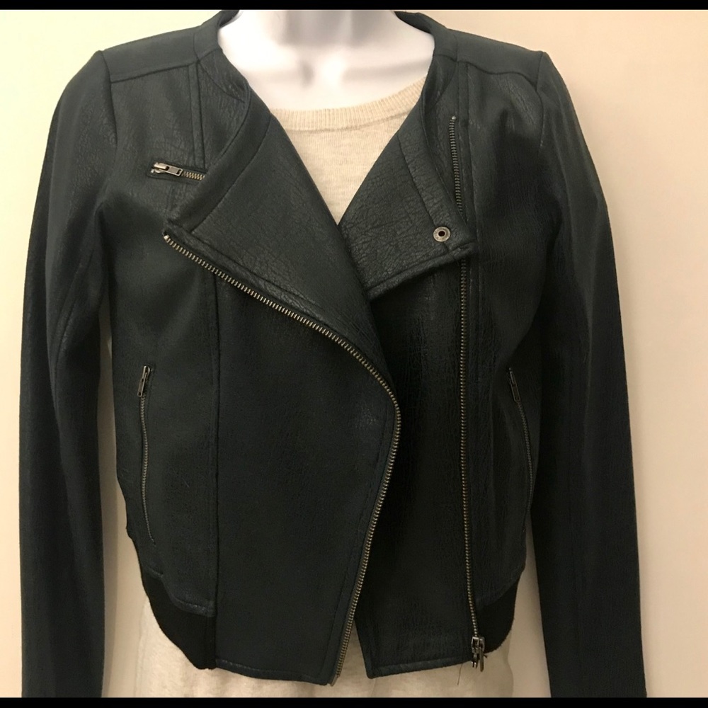 Jacket 🌹🌹🌹 - Picture 2 of 7
